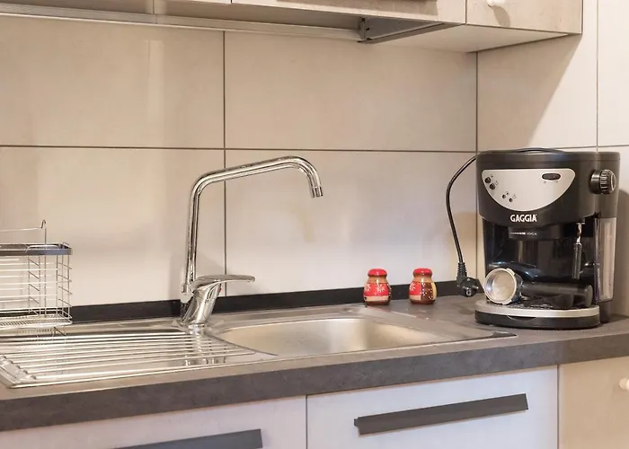 Centro, A Windows On The Monuments *